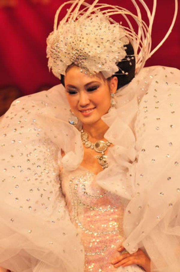 第十三届江苏省美容美发美甲大赛金莎彩妆作品